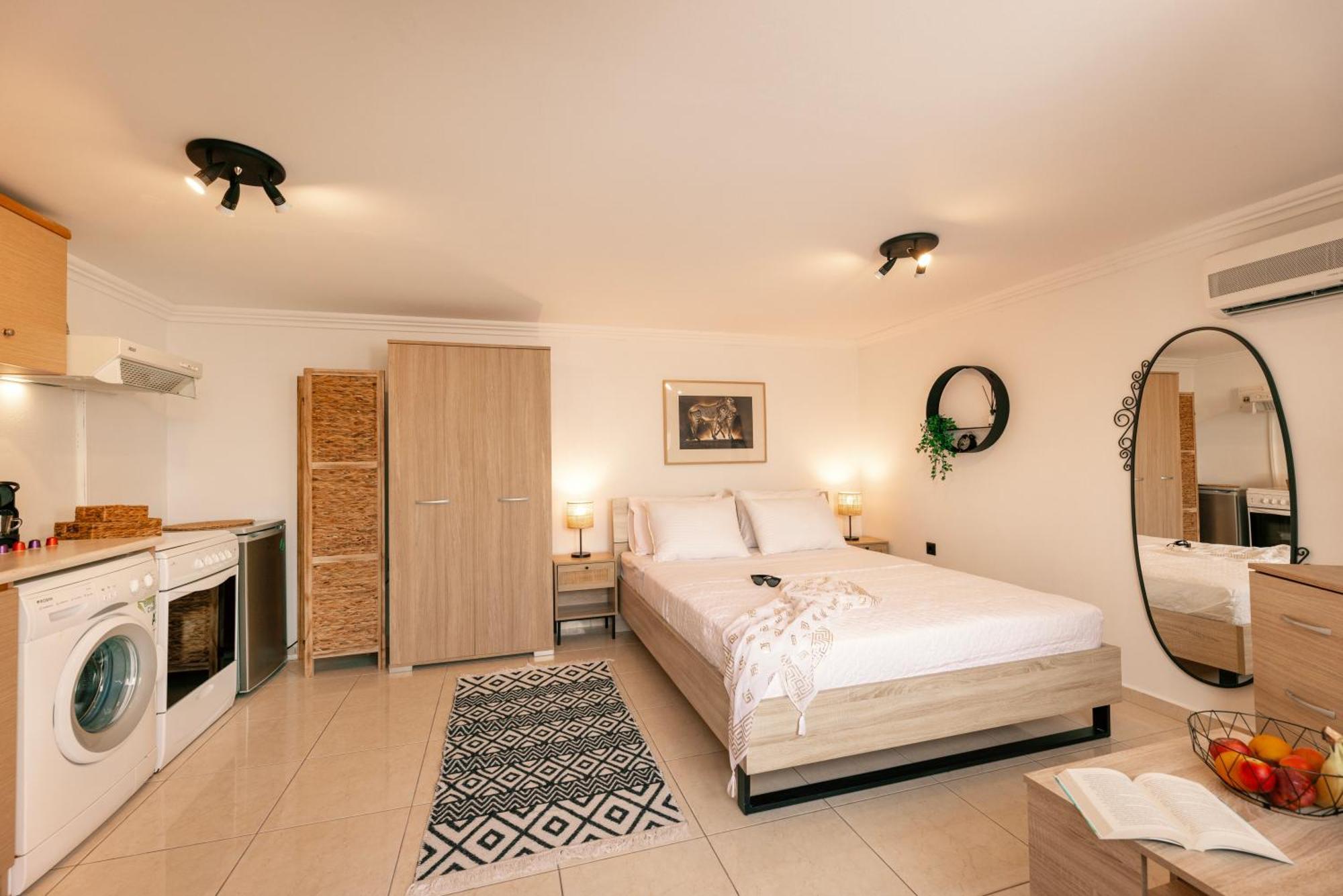 Pantheon Apartment Неос-Мармарас Екстер'єр фото